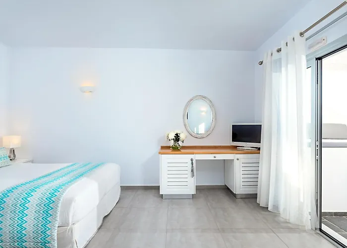 アガリ ハウジズ 4* フィロステファニ