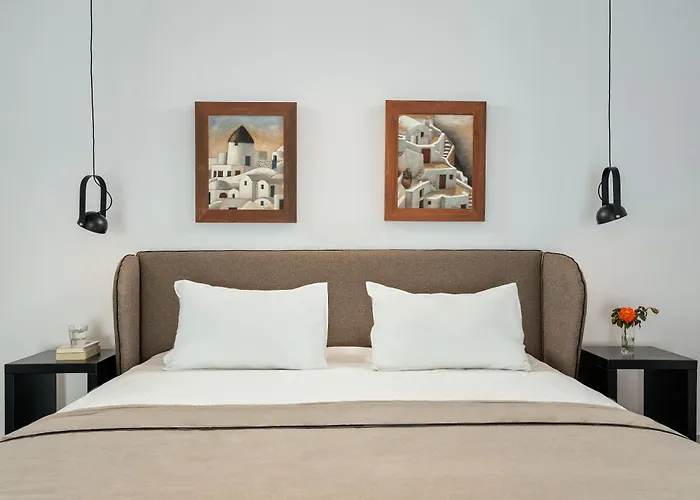 アガリ ハウジズ ホテル フィロステファニ