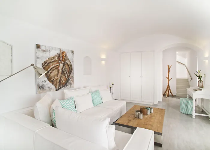 アガリ ハウジズ